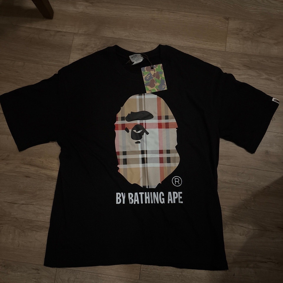 Burberry, Burberry x Bape T-shirt size L