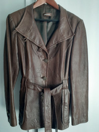 women's "Danier" soft genuine brown leather jacket(size medium)