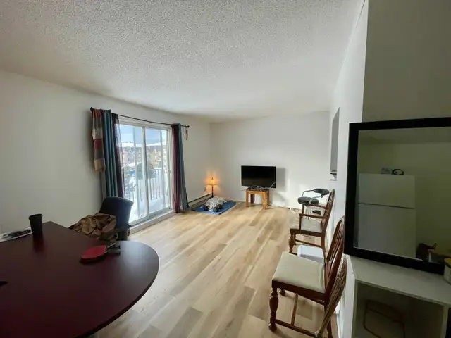 Room Rental - Short & Long Term - Monthly Pay