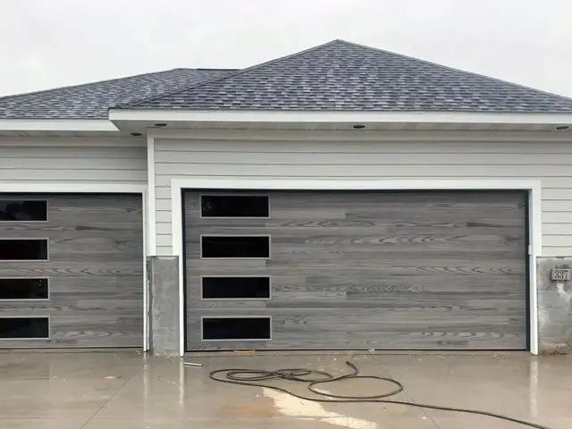Caledon Garage Doors for Your Home or Business-Rolling  doors in Garage Doors & Openers in Mississauga / Peel Region - Image 5