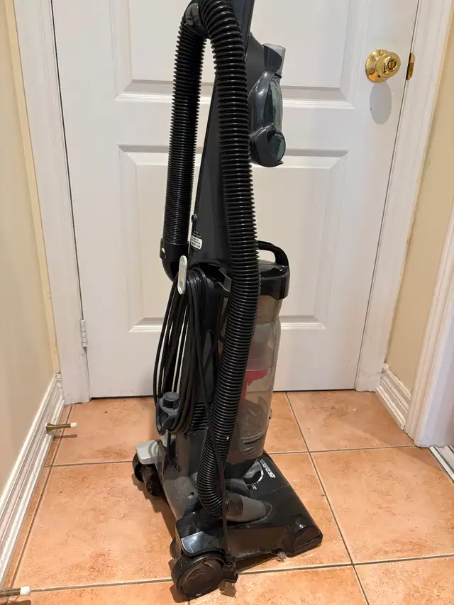 DirtDevil Upright Vacuum Cleaner (Brand New) in Vacuums in Mississauga / Peel Region - Image 3
