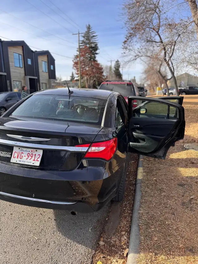 2012 Chrysler 200 LX64871931938435121