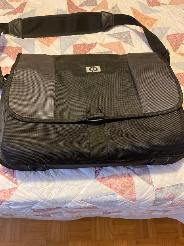 Laptop bag like new in Laptop Accessories in Windsor Region