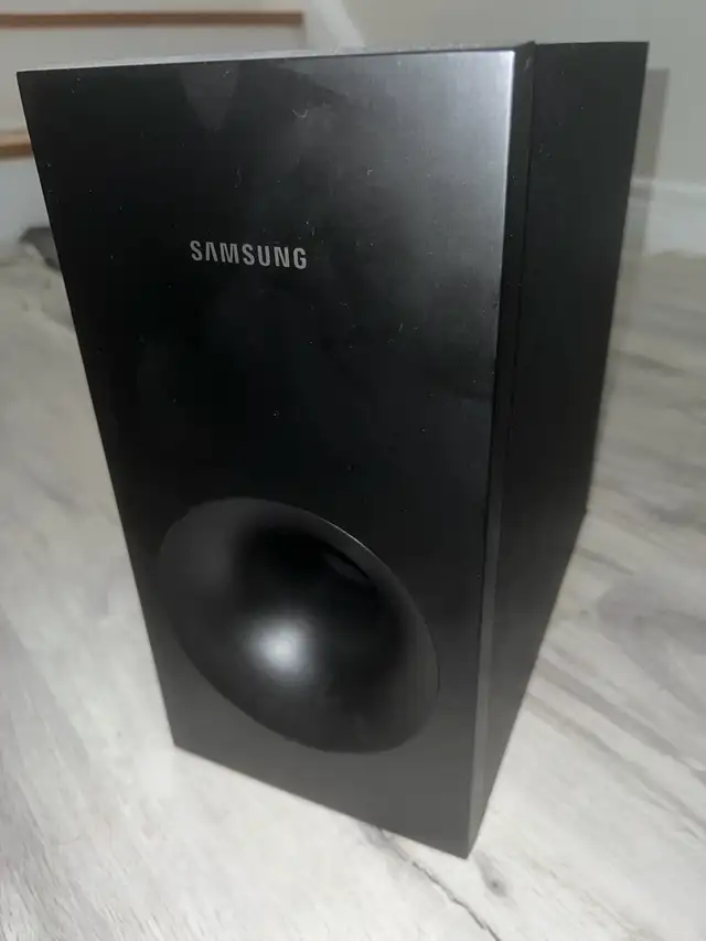 Samsung HW-K430 2.1 Soundbar w/ Subwoofer & Remote in Stereo Systems & Home Theatre in Mississauga / Peel Region - Image 3