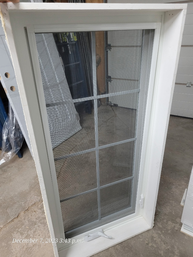 Casement window in Windows, Doors & Trim in Hamilton - Image 3