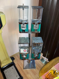 Vintage 4 Head Beaver Candy Machine