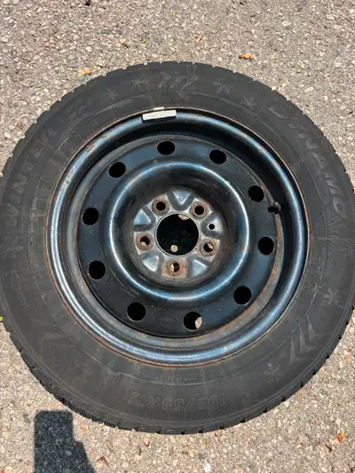 Selling a full set of 4 winter tires on steel rims: - Brand: DYNAMO WINTER DW706 - Size: 195/65R15 -...