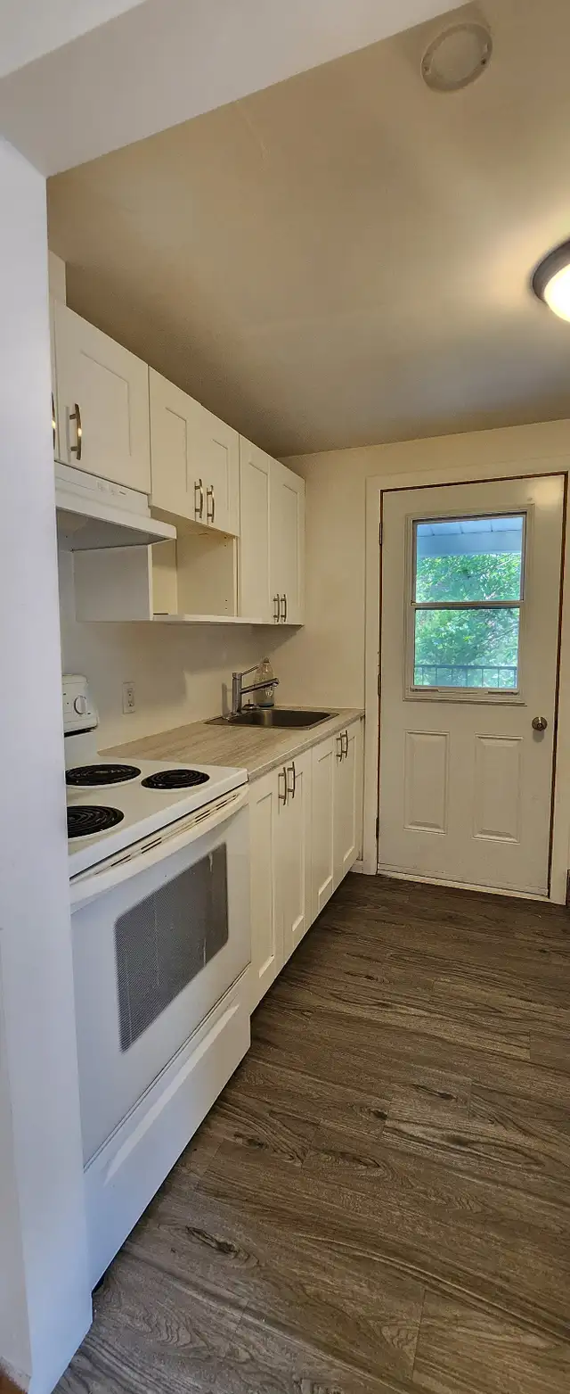 4 1/2 à louer in Long Term Rentals in Sherbrooke - Image 6