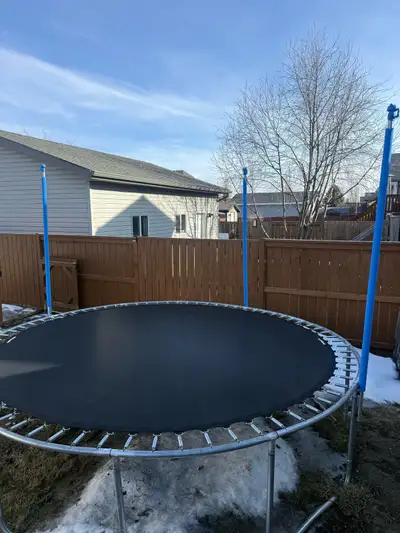 12 ft Round Trampoline & Enclosure Combo – great condition! Trampoline used for 2 years. The enclosu...
