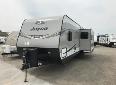 2020 Jayco JayFlight 29RKS. Amazing condition. Will sell with hitch and torsion bars. Power awning P...