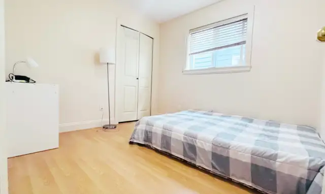 Bright Cozy 2 Bedroom Suite, Independent Entry, Good Location in Long Term Rentals in Burnaby/New Westminster - Image 7