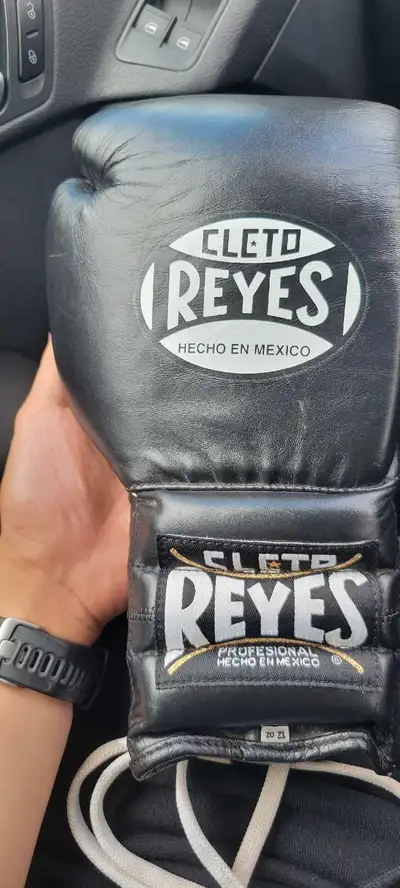 Right hand of cleto reyes boxing glove, in new condition, great for bag or mitt work, made from high...