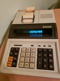 Vintage Texas Instruments 
Desktop Calculator