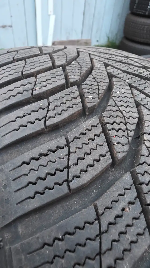255/35/19 Nexen winter tires 80% tread in Tires & Rims in Markham / York Region - Image 10