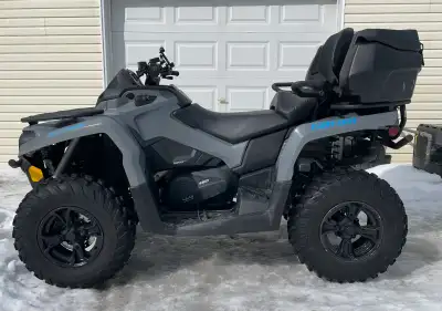 2022 Can-Am Outlander MAX 450 ATV with low hours (100) and mileage (985 km). Power steering. Winch....