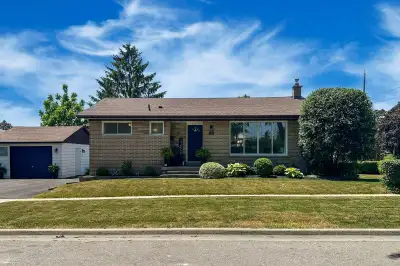2 Bed, 1 Bath House (Lower Unit Duplex) Oshawa for Lease