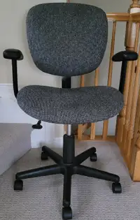 Adjustable Office/computer chair in like new condition