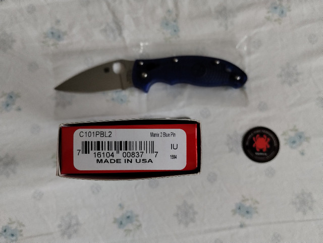 Spyderco Manix 2 in Fishing, Camping & Outdoors in City of Toronto - Image 2