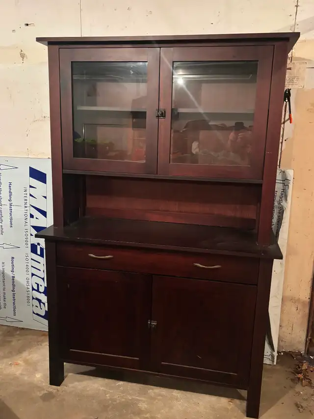 Wooden Hutch/Buffet in Hutches & Display Cabinets in Muskoka - Image 4