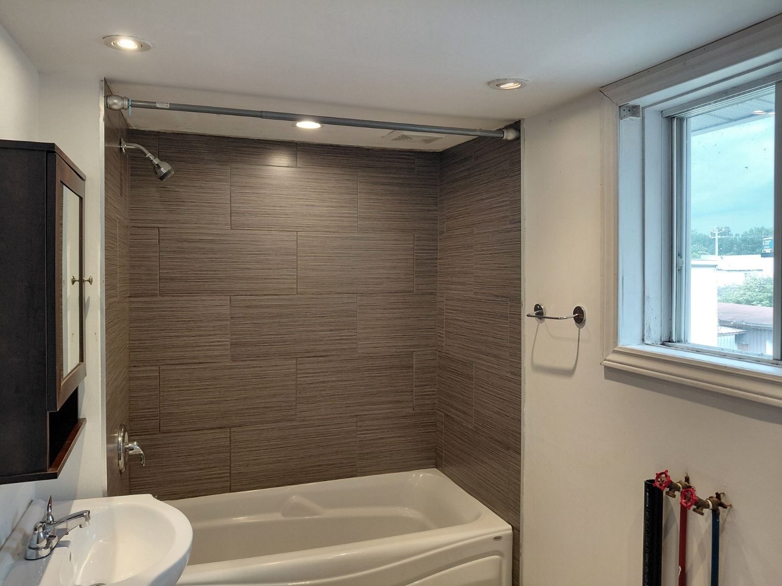 APPARTEMENT 3 1/2 AVEC 2 STATIONNEMENTS À LOUER 790$ — photo 3