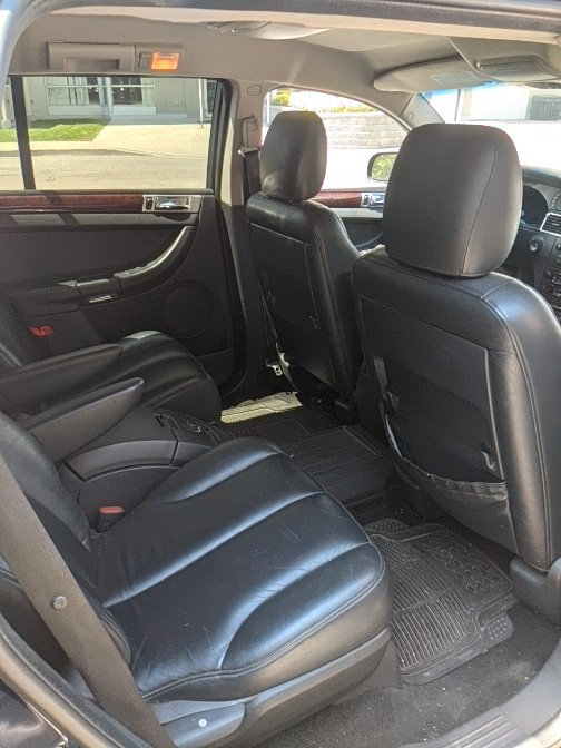 For sale as is 2005 Chrysler Pacifica touring 3.5 V6 in Cars & Trucks in City of Toronto - Image 2