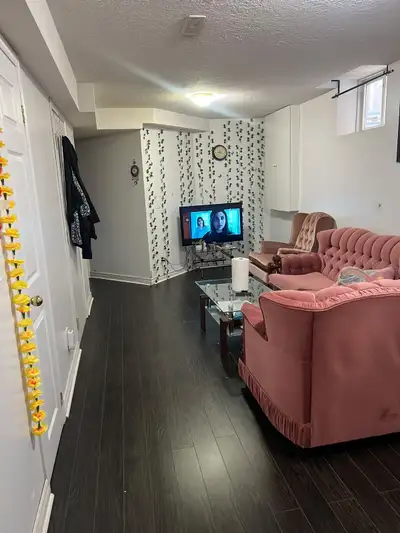 1 bedroom basement available for rent from 1st November with 1 parking spot, separate side entrance...