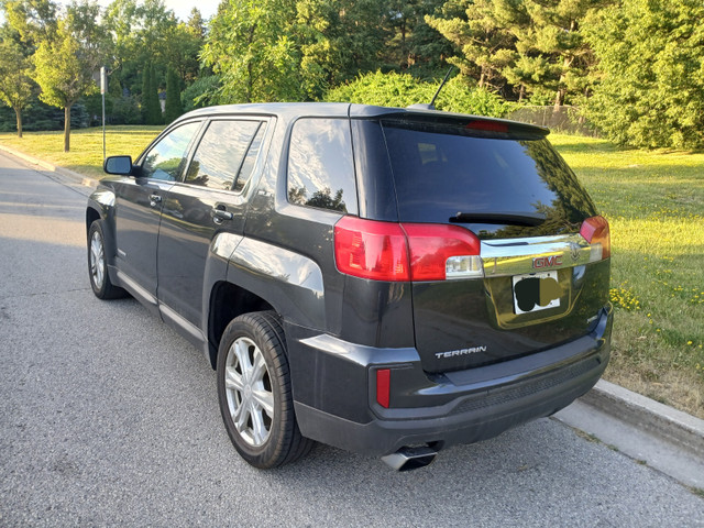 GMC Terrain AWD 2017 in Cars & Trucks in Markham / York Region - Image 4