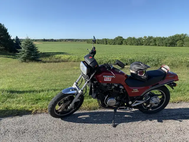 1983 Honda vf750s saber v45 in Dirt Bikes & Motocross in St. Catharines - Image 7