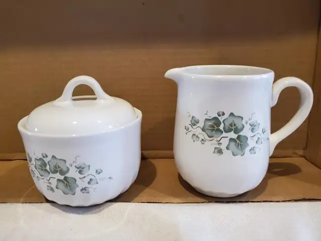 Corelle Coordinates - Callaway Ivy in Kitchen & Dining Wares in City of Toronto - Image 4