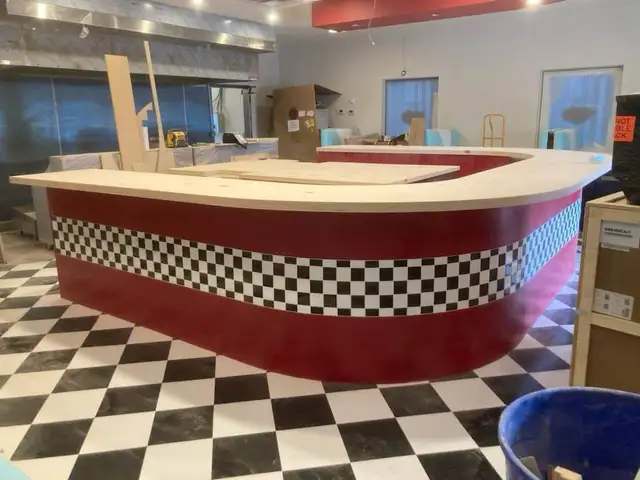 Finishing carpenter464602047814707204