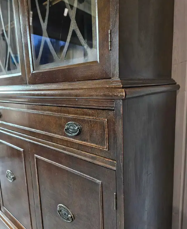 Vintage Tall China Cabinet in Hutches & Display Cabinets in Winnipeg - Image 6