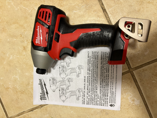 Quick Sale Milwaukee 2656-20 M18 ¼ Hex Impact Driver in Power Tools in Barrie - Image 4
