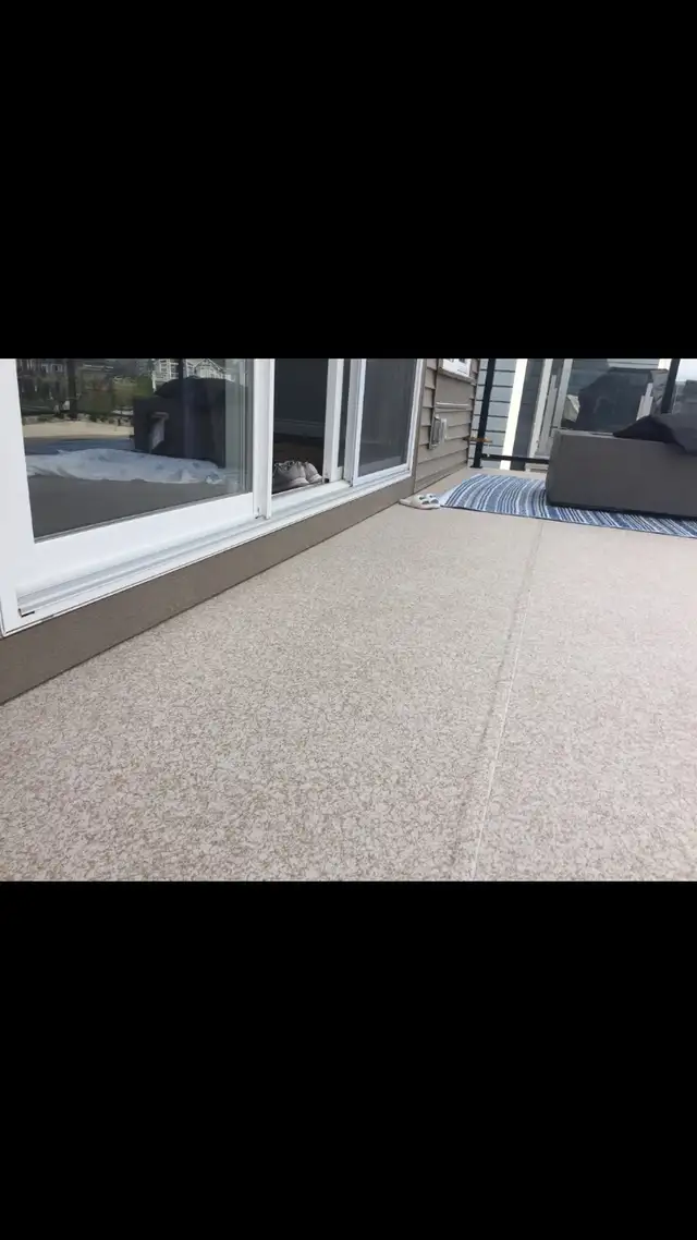 Vinyl decking63005664946817122