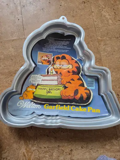 5 Wilton custom cake pans, View more