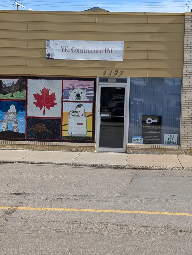 Commercial building for sale