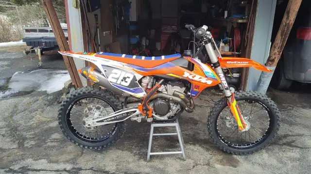 2017 KTM 350 SX-F in Dirt Bikes & Motocross in North Bay - Image 6
