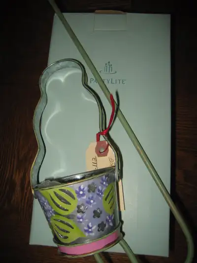 PartyLite Lilac Pail Spike (Item P7569), View more