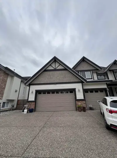 2 Bedroom 1 Bath Basement Suite in Surrey AVAILABLE NOW