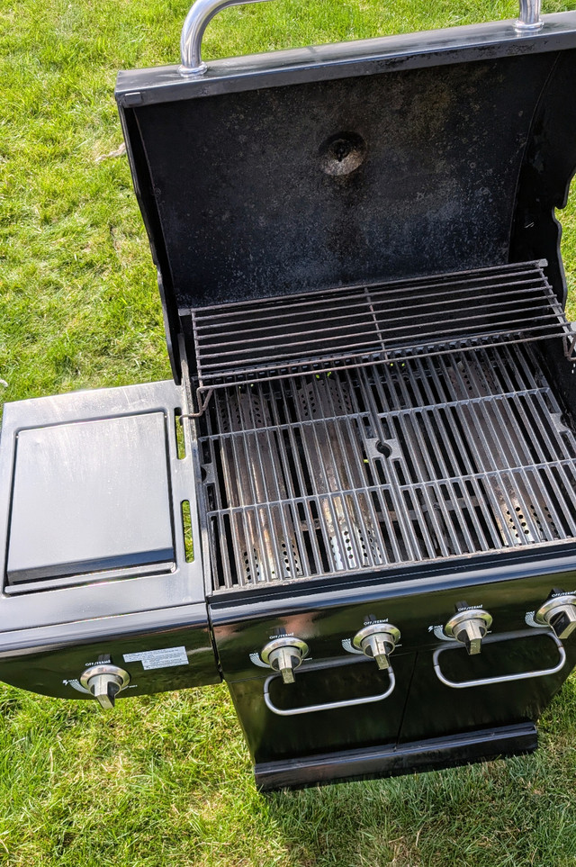 Barbecue Master Chef en très bon état - négociable dans BBQ et cuisine en plein air  à Longueuil/Rive Sud - Image 4