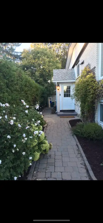 If you need a room this maybe your spot rent is all inclusive & ready immediately for the right pers...
