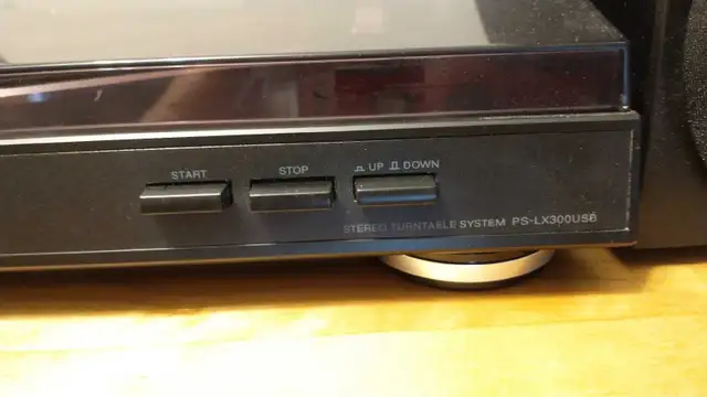Turntable Sony PS-LX300USB in Stereo Systems & Home Theatre in Calgary - Image 3