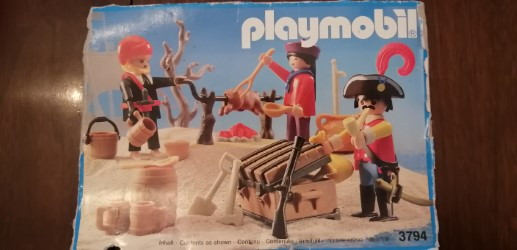 Playmobil 3794 Pirates Beach Camp 1990 - no box in Toys & Games in Oakville / Halton Region