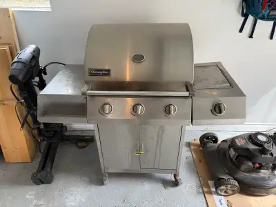 BBQ for sale It’s in excellent condition, only issue is that the automatic starter does not function...