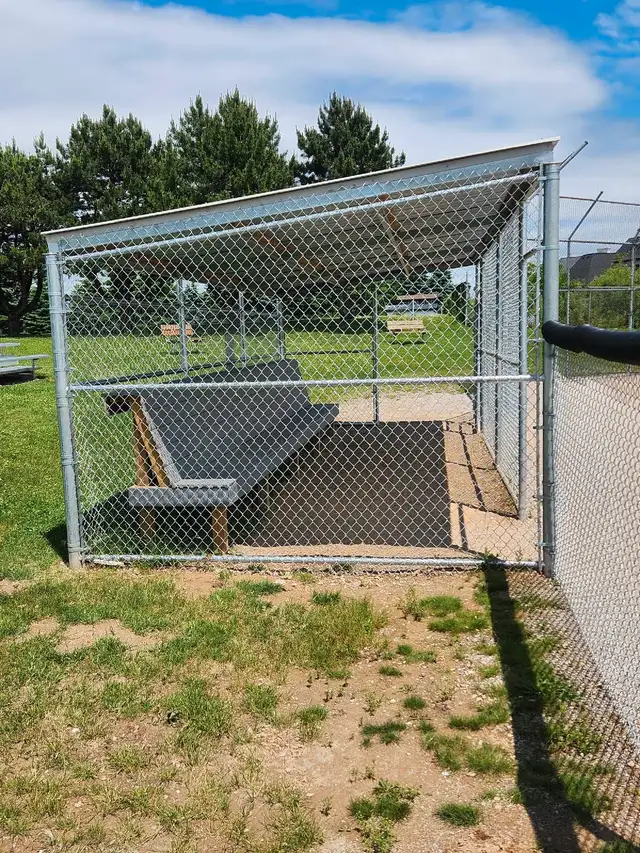 Fencing and post holes62864743506946123