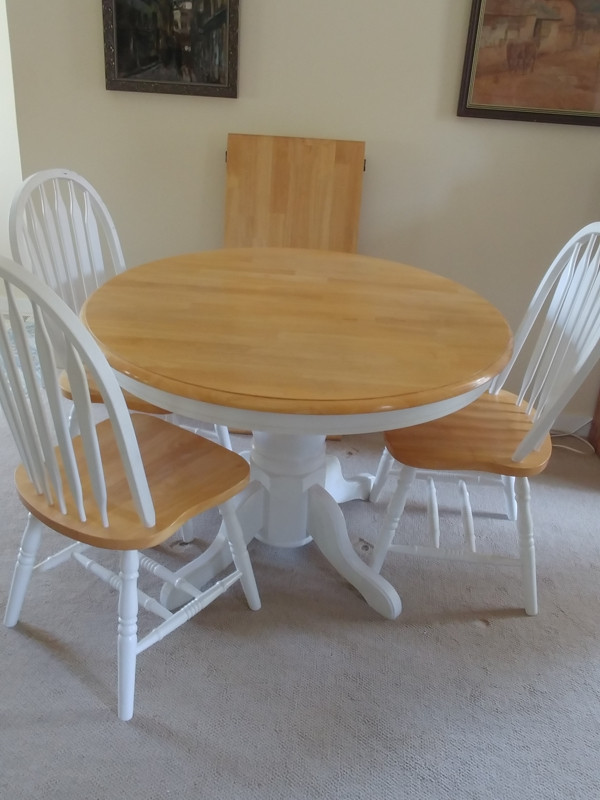 Table with 6 chairs Dining Tables & Sets Kamloops Kijiji