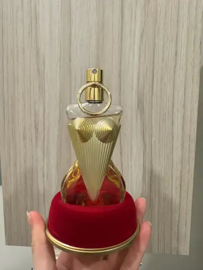 Divine JPG, Voir plus