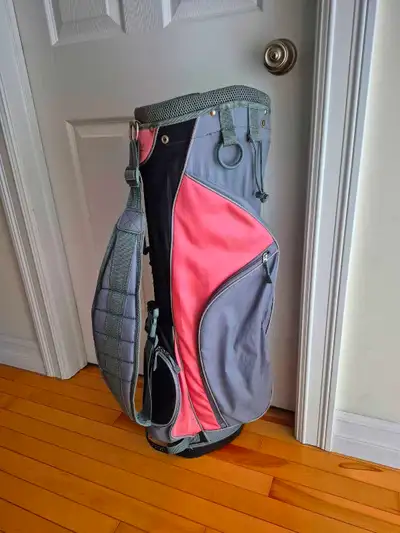 Women's Lightweight Golf Clubs Bag. Everything Works. Good Condi, View more