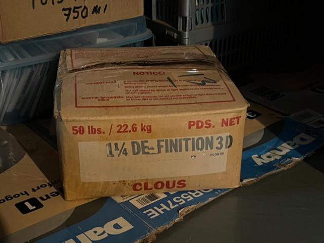 Clous de finition 1 - 1/4po, boîte de 50 lbs (22.6kg) dans Quincaillerie, clous et vis  à Saint-Hyacinthe