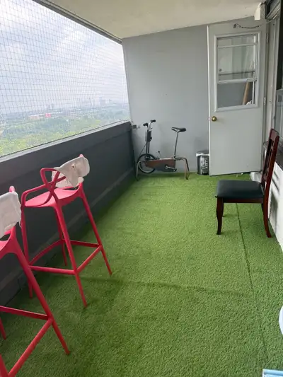 A room for rent in a 2 bedroom apartment along kipling and Albion mall Etobicoke area toronto call 4...