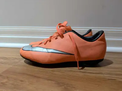 Nike soccer cleats 5.5, View more
